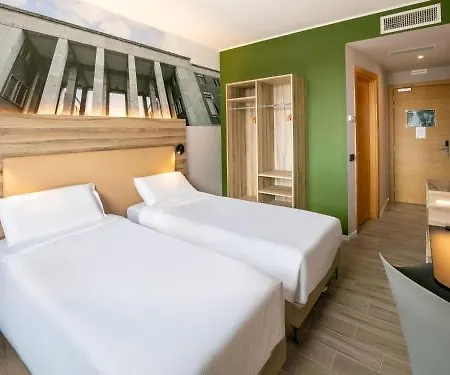 Отель B&B Hotel Latina Латина