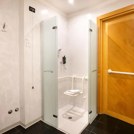 酒店 B&B Hotel Latina 3*