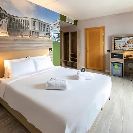 B&B Hotel Latina 酒店 3*