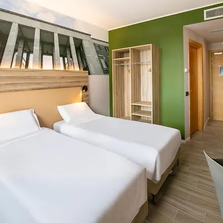 酒店 B&B Hotel Latina 3*