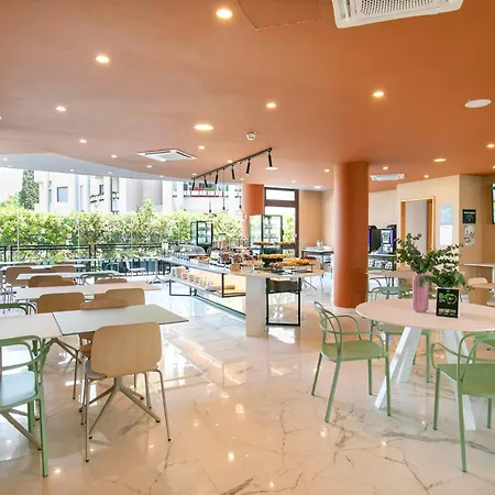 B&B Hotel Latina 酒店