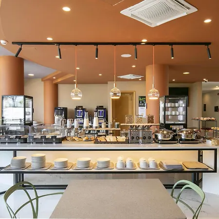 Hotel B&B Hotel Latina 3*