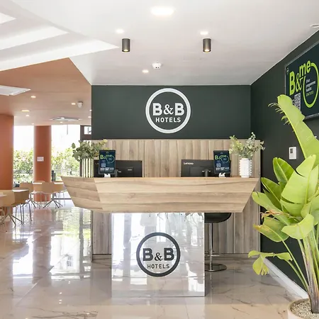 מלון B&B Hotel Latina 3*