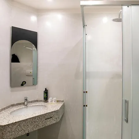 Hotel B&B Hotel Latina 3*