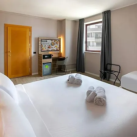 B&B Hotel Latina 3*