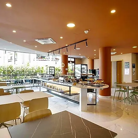 ホテル B&B Hotel Latina ラティーナ